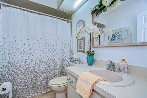 Condo in Zephyrhills, Florida, 2 bedrooms  № 2092876 - photo 25