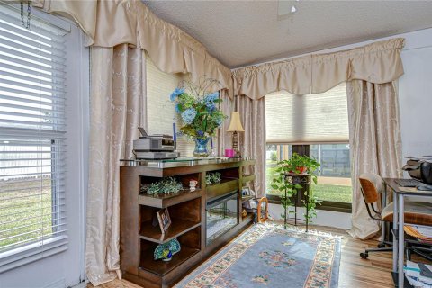 Condo in Zephyrhills, Florida, 2 bedrooms  № 2092876 - photo 28