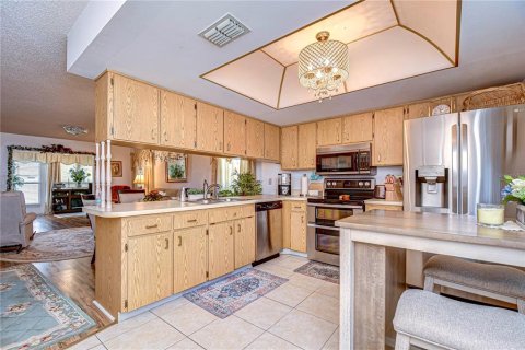 Condo in Zephyrhills, Florida, 2 bedrooms  № 2092876 - photo 7
