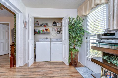 Condo in Zephyrhills, Florida, 2 bedrooms  № 2092876 - photo 27