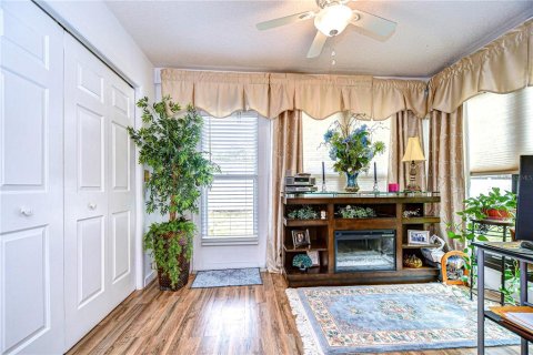 Condo in Zephyrhills, Florida, 2 bedrooms  № 2092876 - photo 26