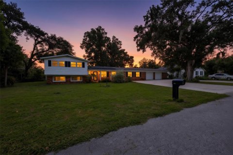Casa en venta en Brandon, Florida, 4 dormitorios, 261.8 m2 № 2156989 - foto 3