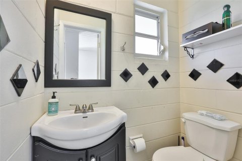 Casa en venta en Brandon, Florida, 4 dormitorios, 261.8 m2 № 2156989 - foto 27