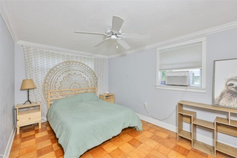 Casa en venta en Brandon, Florida, 4 dormitorios, 261.8 m2 № 2156989 - foto 20