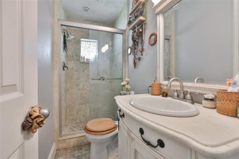 Casa en venta en Brandon, Florida, 4 dormitorios, 261.8 m2 № 2156989 - foto 17