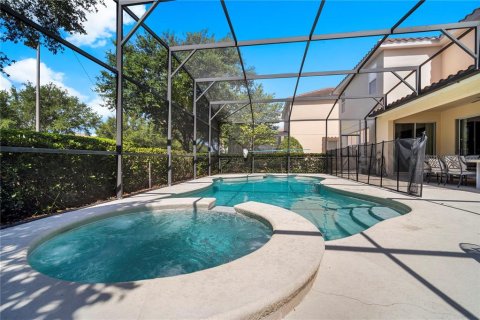 House in Davenport, Florida 9 bedrooms, 426.24 sq.m. № 2204719 - photo 2