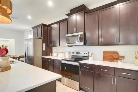 Villa ou maison à vendre à Kissimmee, Floride: 7 chambres, 277.5 m2 № 2136157 - photo 21