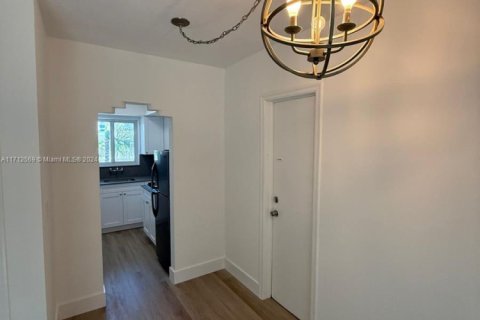 Condominio en venta en Bay Harbor Islands, Florida, 1 dormitorio, 44.59 m2 № 2035384 - foto 8