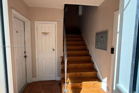 Condominio en venta en Bay Harbor Islands, Florida, 1 dormitorio, 44.59 m2 № 2035384 - foto 20