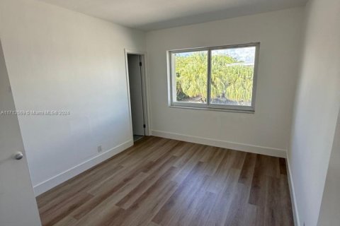 Condominio en venta en Bay Harbor Islands, Florida, 1 dormitorio, 44.59 m2 № 2035384 - foto 12