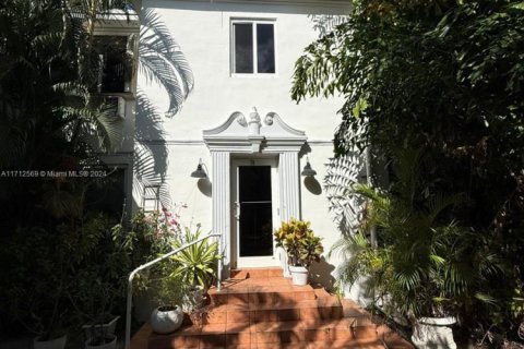 Condominio en venta en Bay Harbor Islands, Florida, 1 dormitorio, 44.59 m2 № 2035384 - foto 21