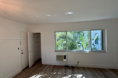 Condominio en venta en Bay Harbor Islands, Florida, 1 dormitorio, 44.59 m2 № 2035384 - foto 5