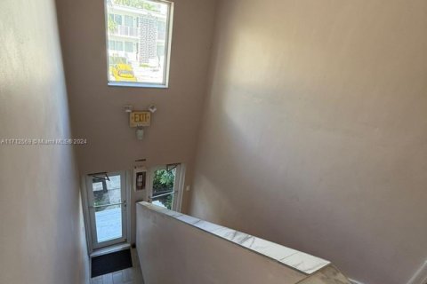 Condominio en venta en Bay Harbor Islands, Florida, 1 dormitorio, 44.59 m2 № 2035384 - foto 19