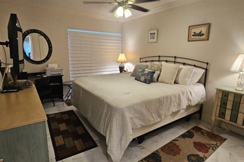Condo in Clearwater, Florida, 2 bedrooms  № 2390997 - photo 20