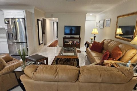 Condo in Clearwater, Florida, 2 bedrooms  № 2390997 - photo 14