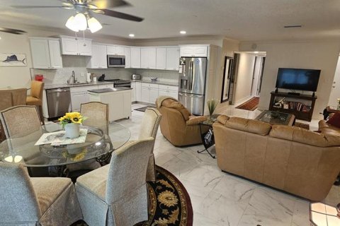 Condo in Clearwater, Florida, 2 bedrooms  № 2390997 - photo 6