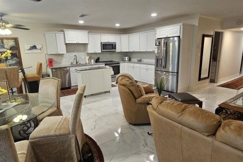 Condo in Clearwater, Florida, 2 bedrooms  № 2390997 - photo 8