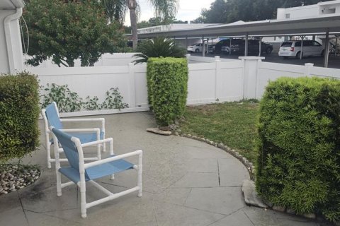 Condo in Clearwater, Florida, 2 bedrooms  № 2390997 - photo 2