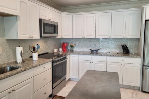 Condo in Clearwater, Florida, 2 bedrooms  № 2390997 - photo 11