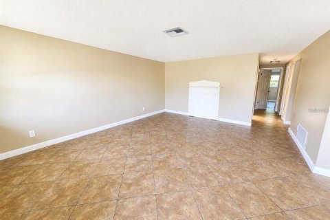 Casa en alquiler en New Port Richey, Florida, 3 dormitorios, 127.09 m2 № 2403120 - foto 3