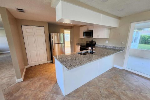 Casa en alquiler en New Port Richey, Florida, 3 dormitorios, 127.09 m2 № 2403120 - foto 7