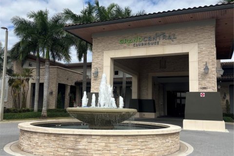 Снять в аренду кондоминиум в Дорал, Флорида 2 спальни, 105.44м2, № 1968784 - фото 3