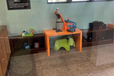 Снять в аренду кондоминиум в Дорал, Флорида 2 спальни, 105.44м2, № 1968784 - фото 25