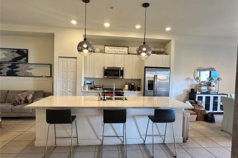 Снять в аренду кондоминиум в Дорал, Флорида 2 спальни, 105.44м2, № 1968784 - фото 9