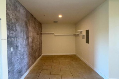 Condominio en alquiler en Doral, Florida, 2 dormitorios, 105.44 m2 № 1968784 - foto 30