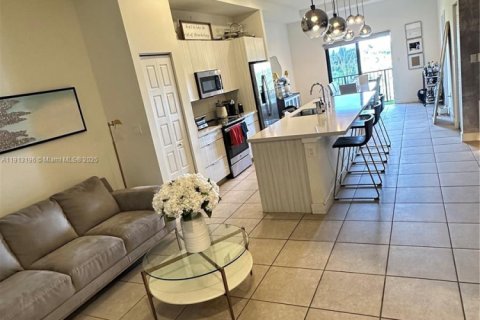 Снять в аренду кондоминиум в Дорал, Флорида 2 спальни, 105.44м2, № 1968784 - фото 7