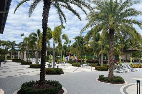 Снять в аренду кондоминиум в Дорал, Флорида 2 спальни, 105.44м2, № 1968784 - фото 28