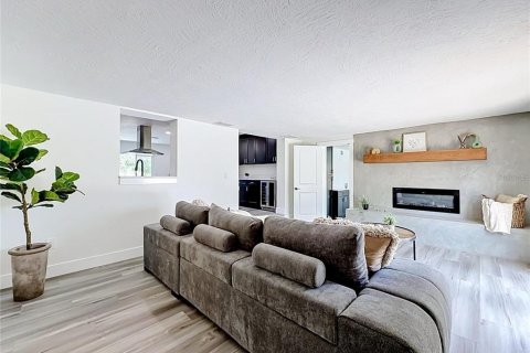 Casa en venta en Saint Petersburg, Florida, 4 dormitorios, 170.94 m2 № 2099766 - foto 12