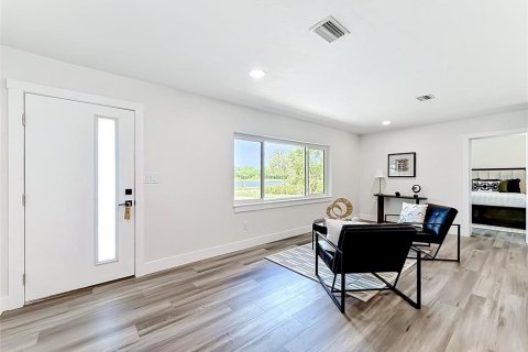 Casa en venta en Saint Petersburg, Florida, 4 dormitorios, 170.94 m2 № 2099766 - foto 4