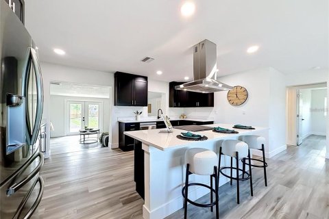 Casa en venta en Saint Petersburg, Florida, 4 dormitorios, 170.94 m2 № 2099766 - foto 6