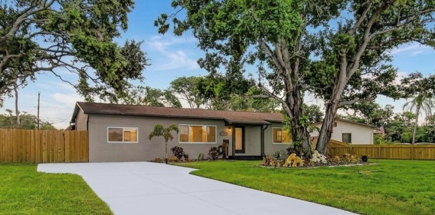Casa en Saint Petersburg, Florida 4 dormitorios, 170.94 m2 № 2099766