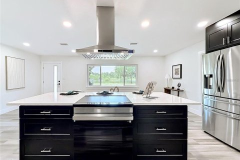 Casa en venta en Saint Petersburg, Florida, 4 dormitorios, 170.94 m2 № 2099766 - foto 8