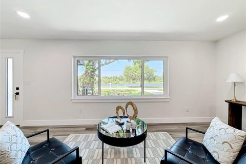 Casa en venta en Saint Petersburg, Florida, 4 dormitorios, 170.94 m2 № 2099766 - foto 5