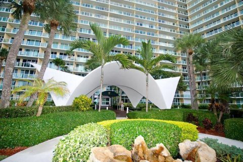 Купить кондоминиум в Дирфилд-Бич, Флорида 1 комната, 64.1м2, № 2173146 - фото 16
