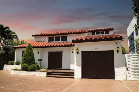 Casa en alquiler en North Bay Village, Florida, 4 dormitorios, 213.12 m2 № 2015903 - foto 4