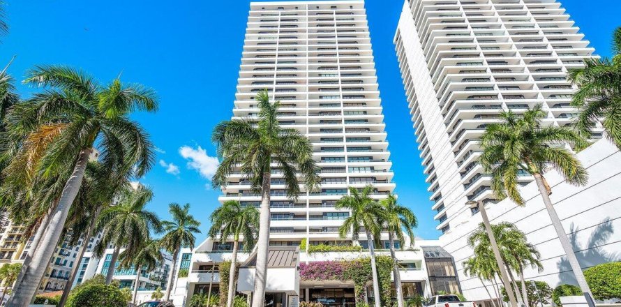 Condo in West Palm Beach, Florida, 4 bedrooms  № 170012