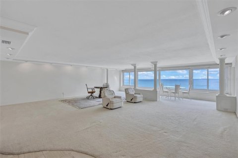 Copropriété à vendre à Sarasota, Floride: 2 chambres, 180.23 m2 № 2093267 - photo 6