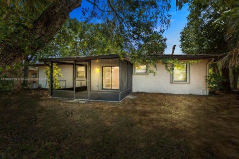 Casa en venta en St. Lucie, Florida, 2 dormitorios, 80.27 m2 № 2014395 - foto 20