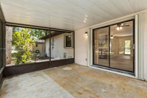 Casa en venta en St. Lucie, Florida, 2 dormitorios, 80.27 m2 № 2014395 - foto 21