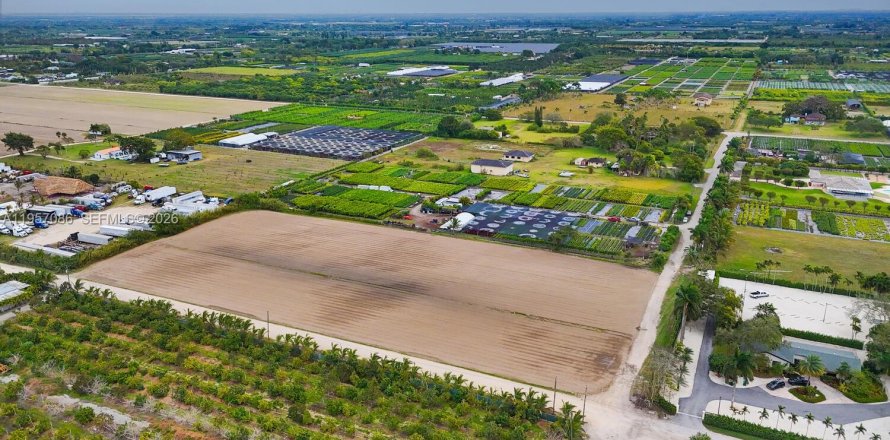 Коммерческая недвижимость в Майами, Флорида № 2019762