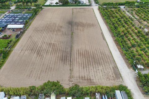 Купить коммерческую недвижимость в Майами, Флорида № 2019762 - фото 10