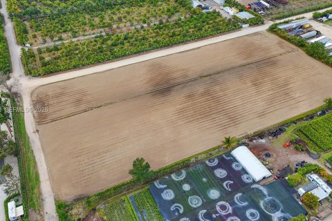 Купить коммерческую недвижимость в Майами, Флорида № 2019762 - фото 14