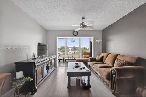 Condominio en venta en Sunrise, Florida, 1 dormitorio, 59.46 m2 № 2049637 - foto 5