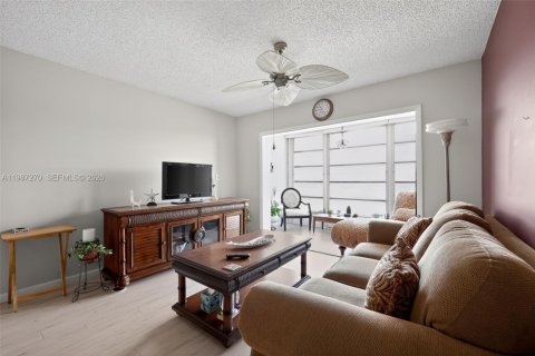 Condominio en venta en Sunrise, Florida, 1 dormitorio, 59.46 m2 № 2049637 - foto 6