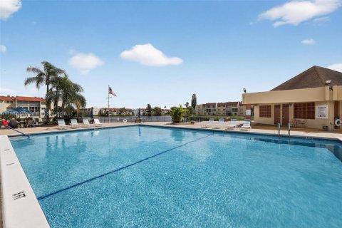 Condominio en venta en Sunrise, Florida, 1 dormitorio, 59.46 m2 № 2049637 - foto 24