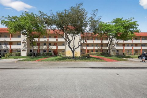 Condominio en Sunrise, Florida, 1 dormitorio  № 2049637